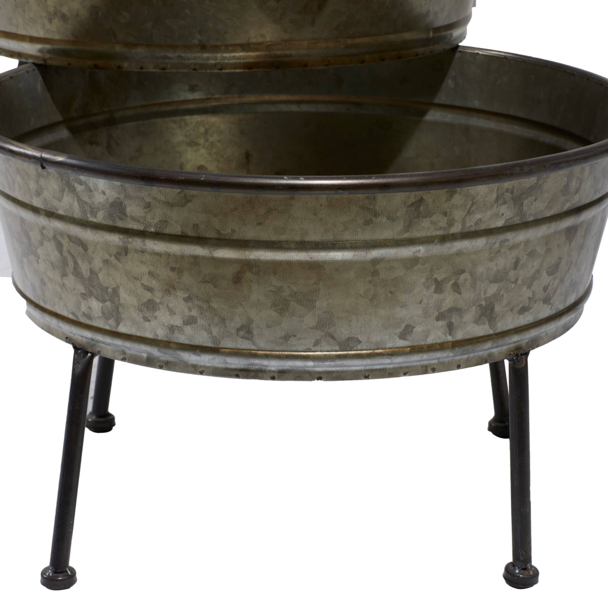 Grey Iron Farmhouse Fountain, 26" x 30" x 21"